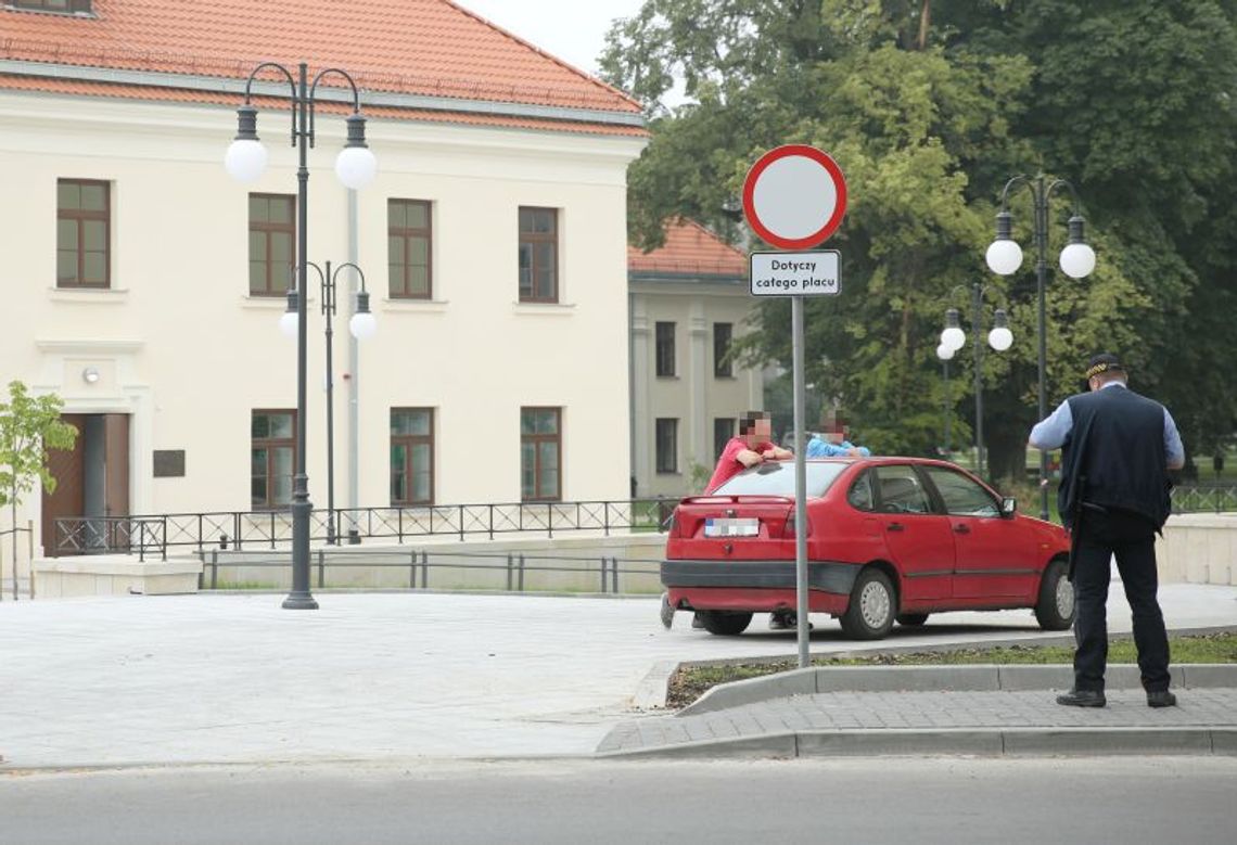 Zakaz wjazdu przed Centrum Kultury w Lublinie