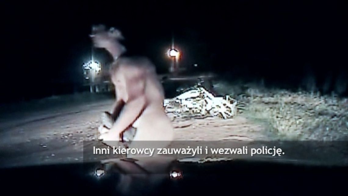 Zakład: Jechał na motocyklu ubrany tylko w buty (wideo)