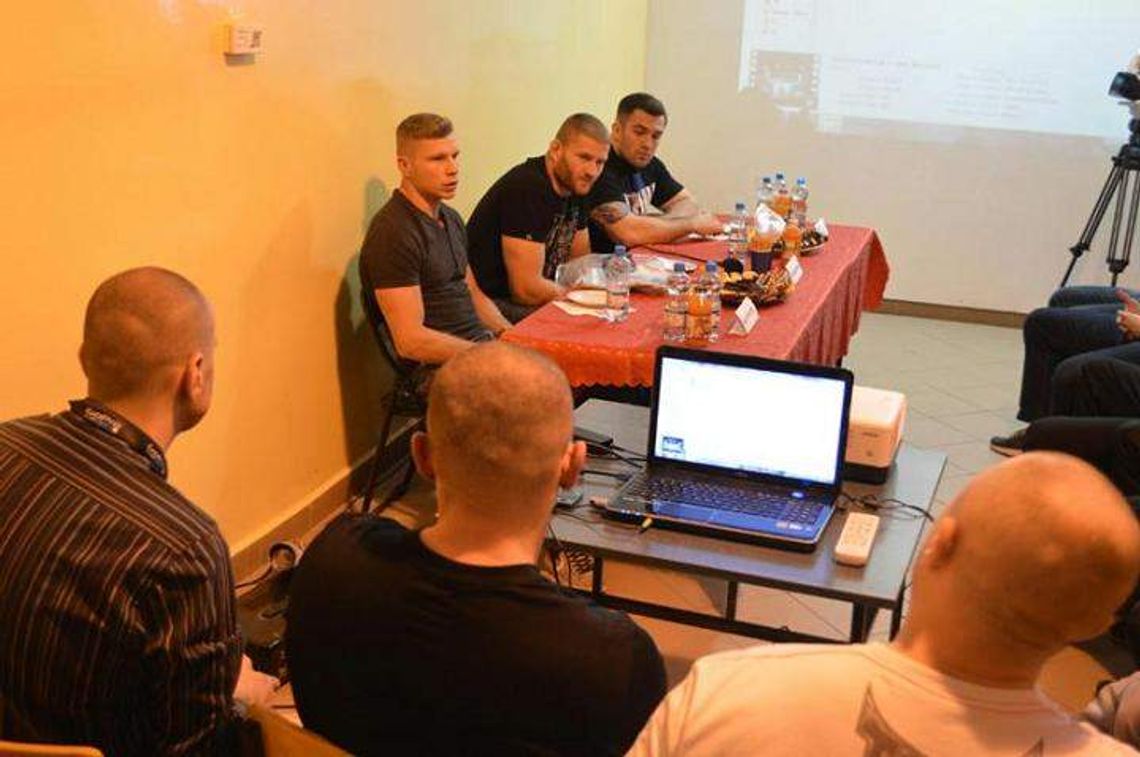 Zakład karny resocjalizuje poprzez walki MMA