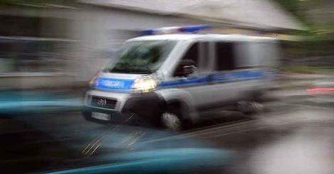 Zaklinował się w brodziku podczas kąpieli, na ratunek ruszyła policja