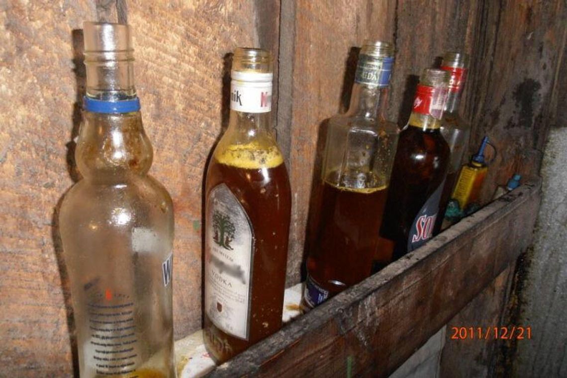 Zakrzew: Produkował olej lniany w komórce (zdjęcia) Zakrzew: Produkował olej lniany w komórce (zdjęcia)