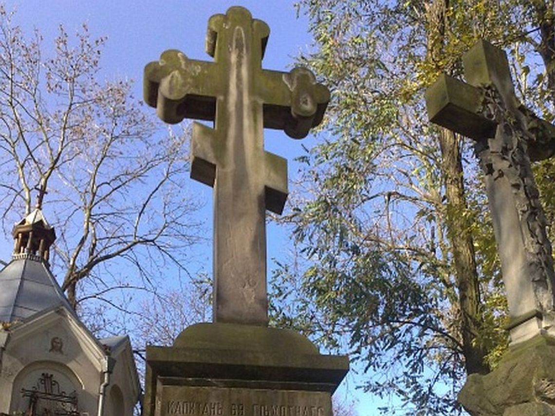 Zakrzew: Rozkopał grób, bo chciał przenieść szczątki do innego Zakrzew: Rozkopał grób, bo chciał przenieść szczątki do innego