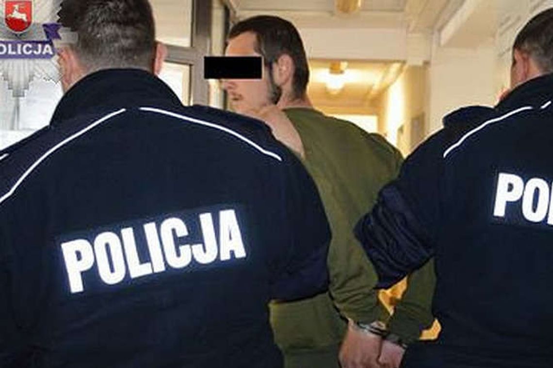 Zamch: 29-latek podczas kłótni ugodził nożem wuja. Napastnik był pijany (film) Zamch: 29-latek podczas kłótni ugodził nożem wuja. Napastnik był pijany (film)