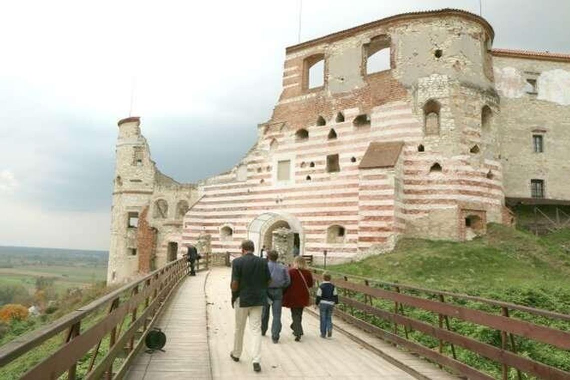 Zamek w Janowcu w coraz gorszym stanie. Kolejna część zamknięta dla zwiedzających