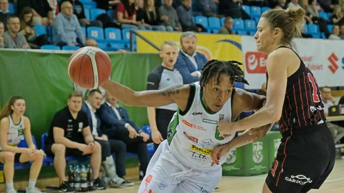 Zamiast biletów, lepiej przynieść koce, ubrania i wodę. Zbiórka dla Ukraińców podczas meczu koszykarek