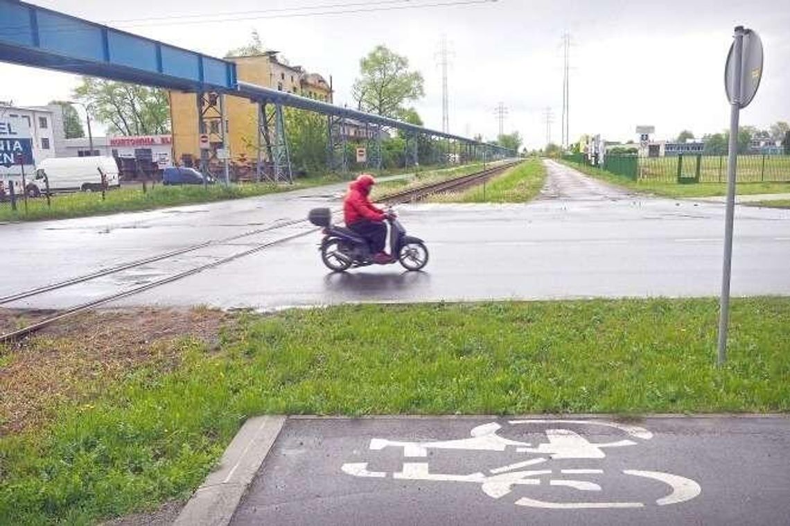 Zamiast rowerów będzie nowa droga dla firm. Czy to konieczne?