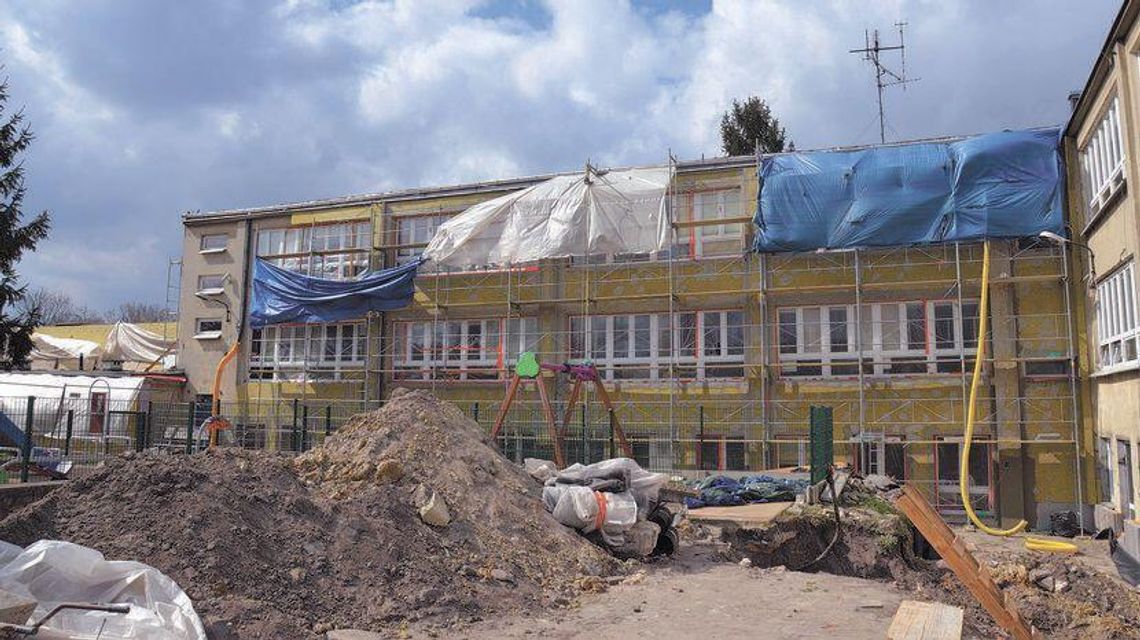 Zamiast uczniów kują tu budowlańcy. Remonty w kilku lubelskich szkołach