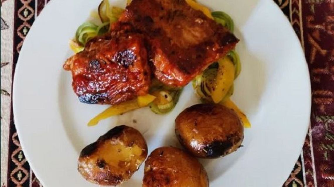 Zamiast w restauracji, jeździ gotować do klientów. "Ludzie bardzo tęsknią do spotkań z bliskimi"