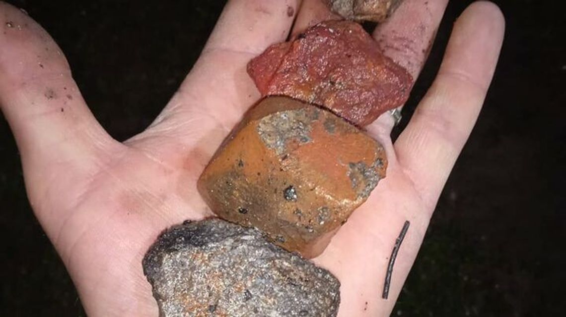 Zamiast węgla malowane kamienie. Prawda czy fake news?