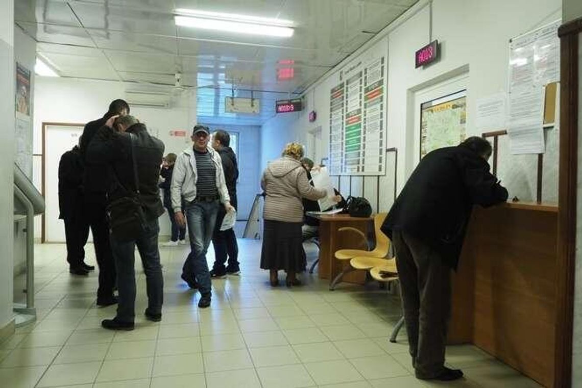 Zamieszanie i kolejki w urzędach. CEPiK 2.0 sparaliżował wydziały komunikacji