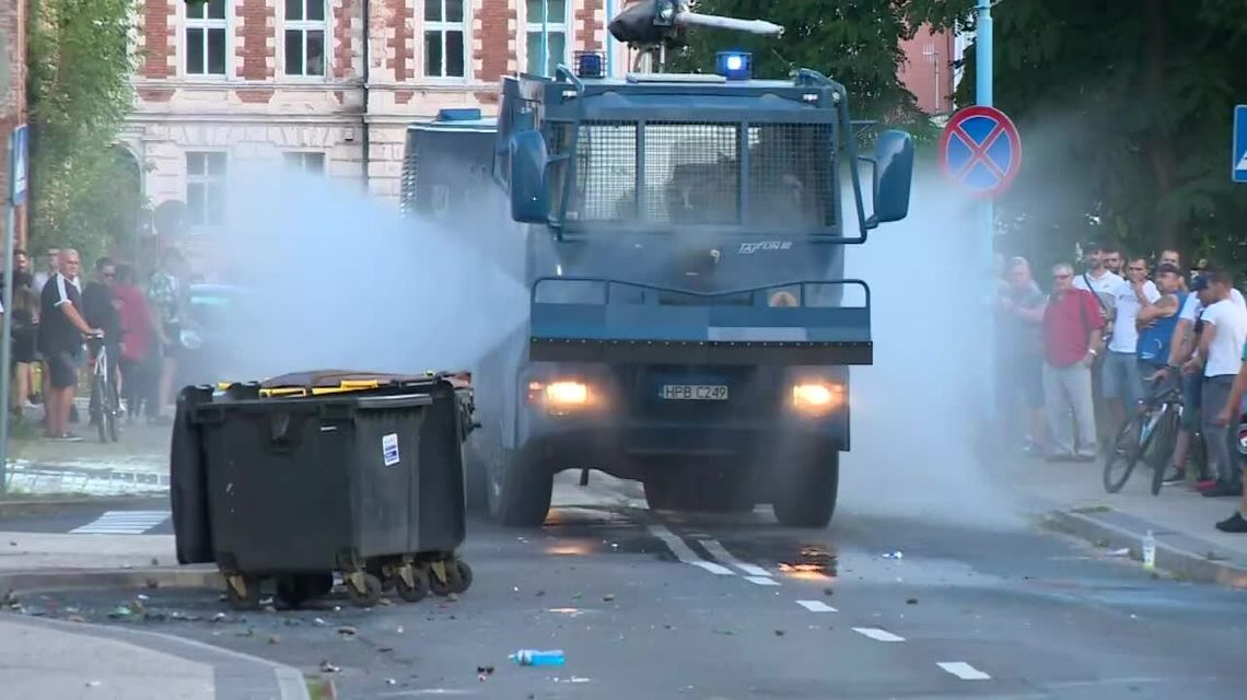 Zamieszki w Lubinie. Mężczyzna zmarł po policyjnej interwencji, prokutaura wszczęła śledztwo Zamieszki w Lubinie. Mężczyzna zmarł po policyjnej interwencji, prokutaura wszczęła śledztwo