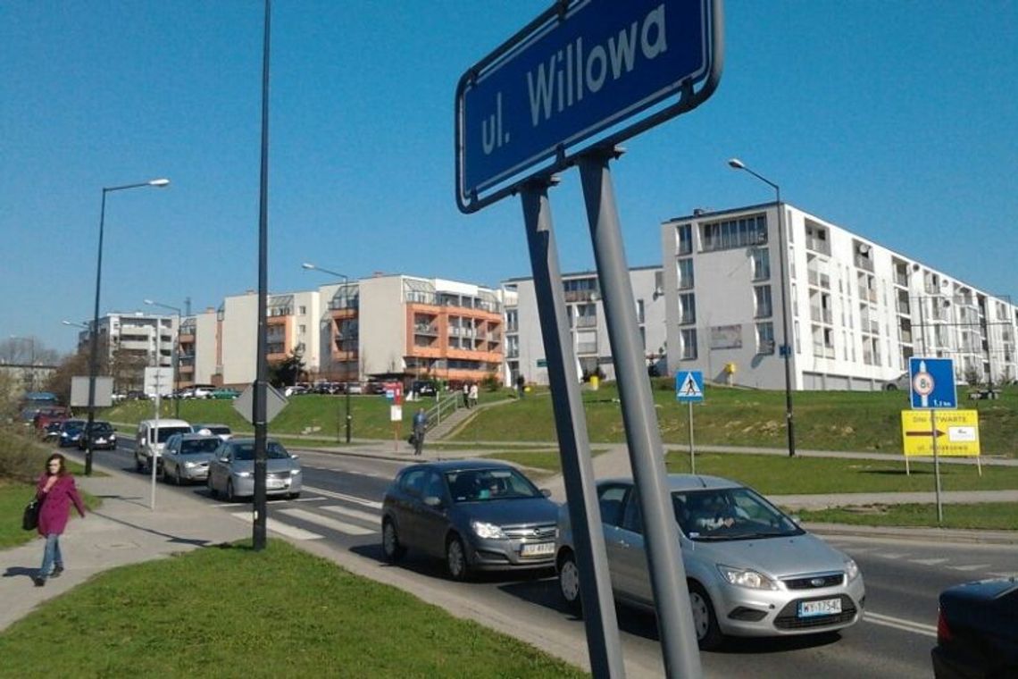 Zamknięta al. Warszawska: Długie korki i kierowcy klnący na znaki (zdjęcia)