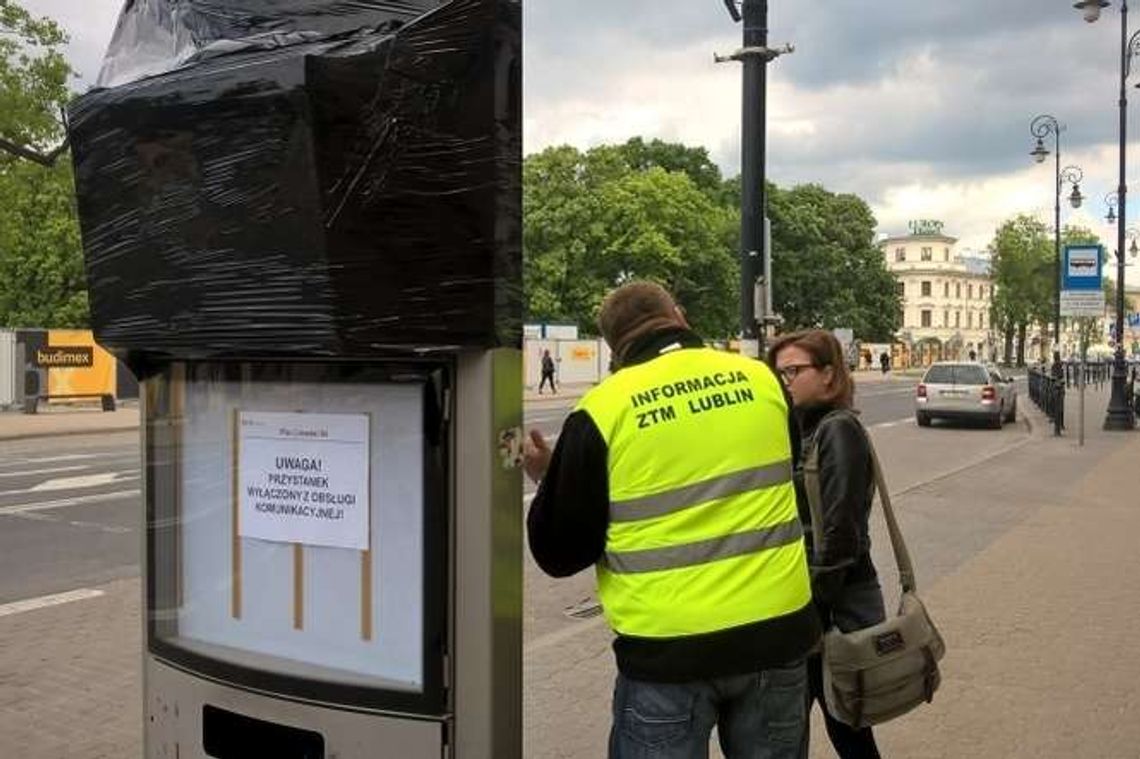 Zamknięte przystanki przy pl. Litewskim. Autobusy jeżdżą nowymi trasami