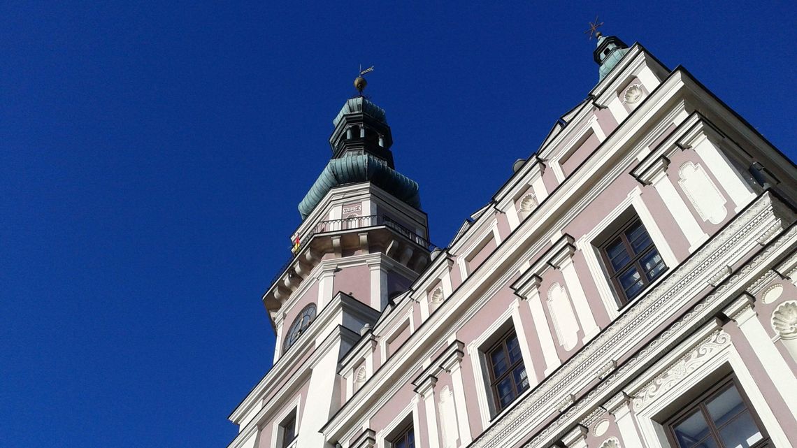 Zamojscy radni mają chodzić wcześniej spać