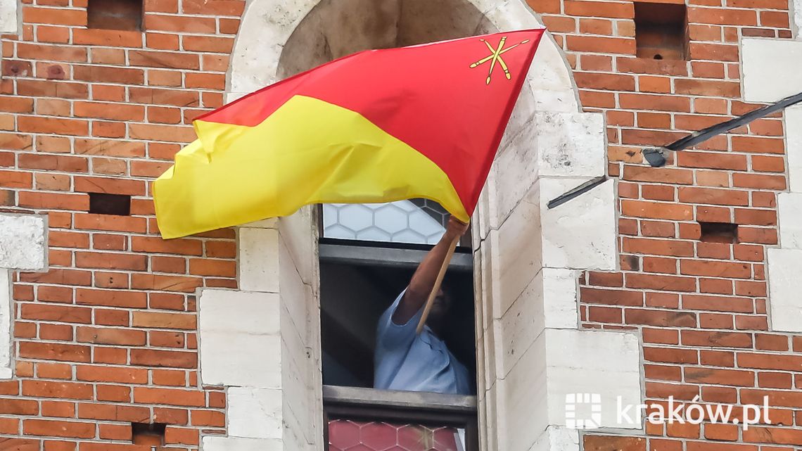 Zamojska flaga nad Krakowem. Koniec niechęci, która trwała kilkaset lat