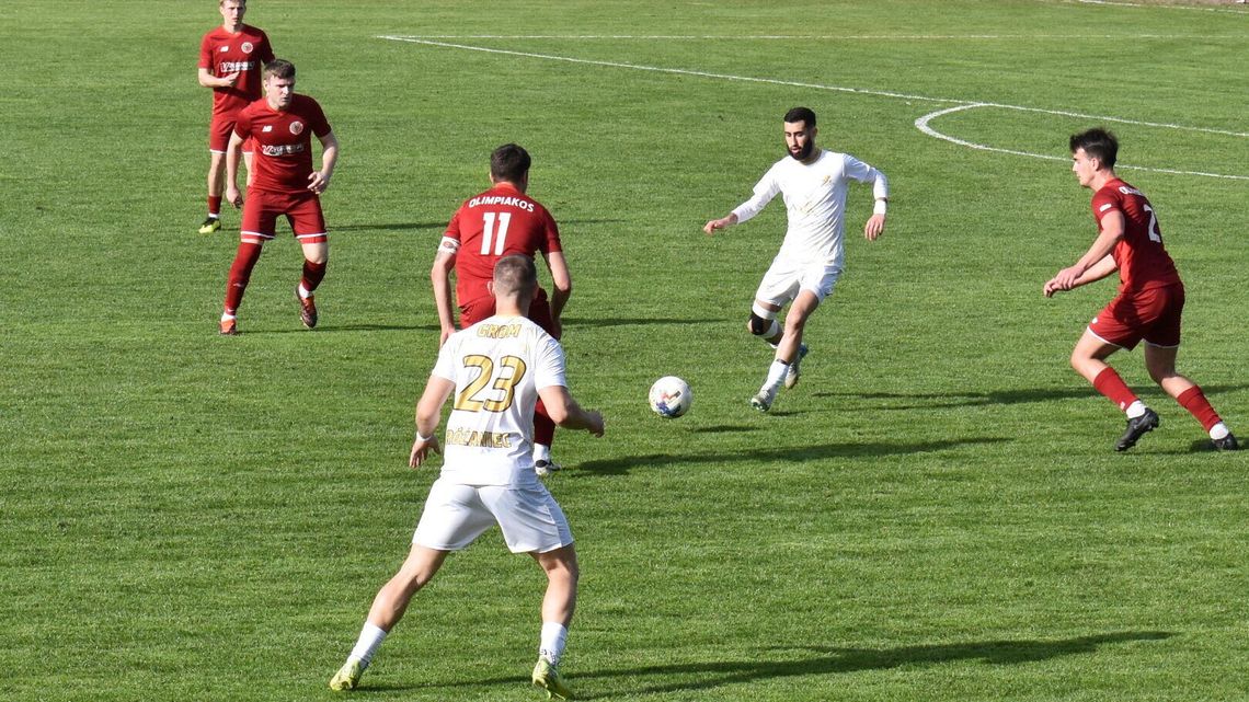 Zamojska klasa okręgowa. Grom Różaniec wygrywa derby z Olimpiakosem Tarnogród Zamojska klasa okręgowa. Grom Różaniec wygrywa derby z Olimpiakosem Tarnogród