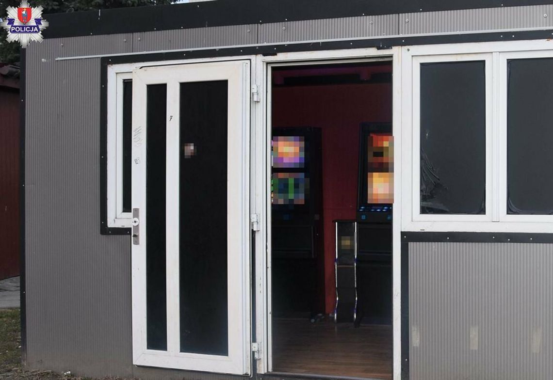 Zamość: jaskinia hazardu z folią na szybach