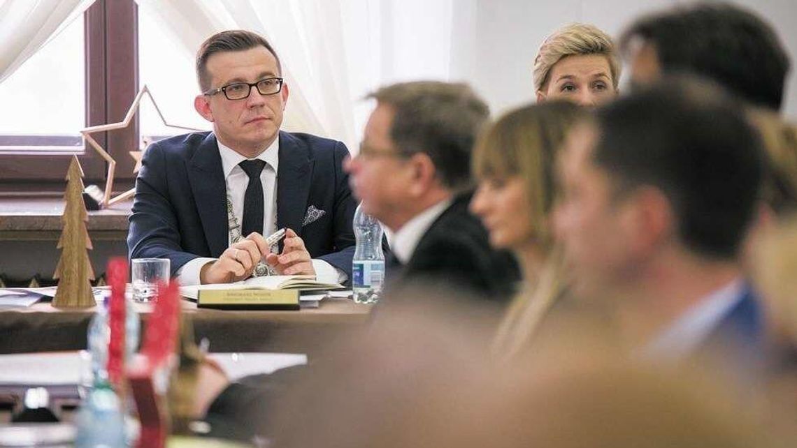 Zamość: Jest uchwała przeciw nienawiści. Ale lekcji w szkołach nie będzie Zamość: Jest uchwała przeciw nienawiści. Ale lekcji w szkołach nie będzie