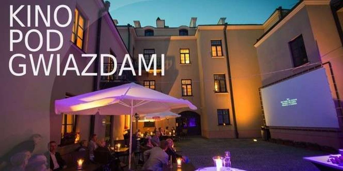 Zamość: Kino pod gwiazdami na dziedzińcu Hotelu Mercure