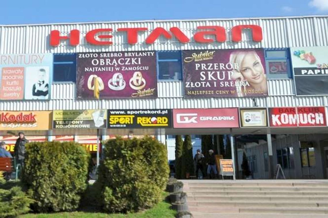 Zamość. Miasto bierze się za reklamy