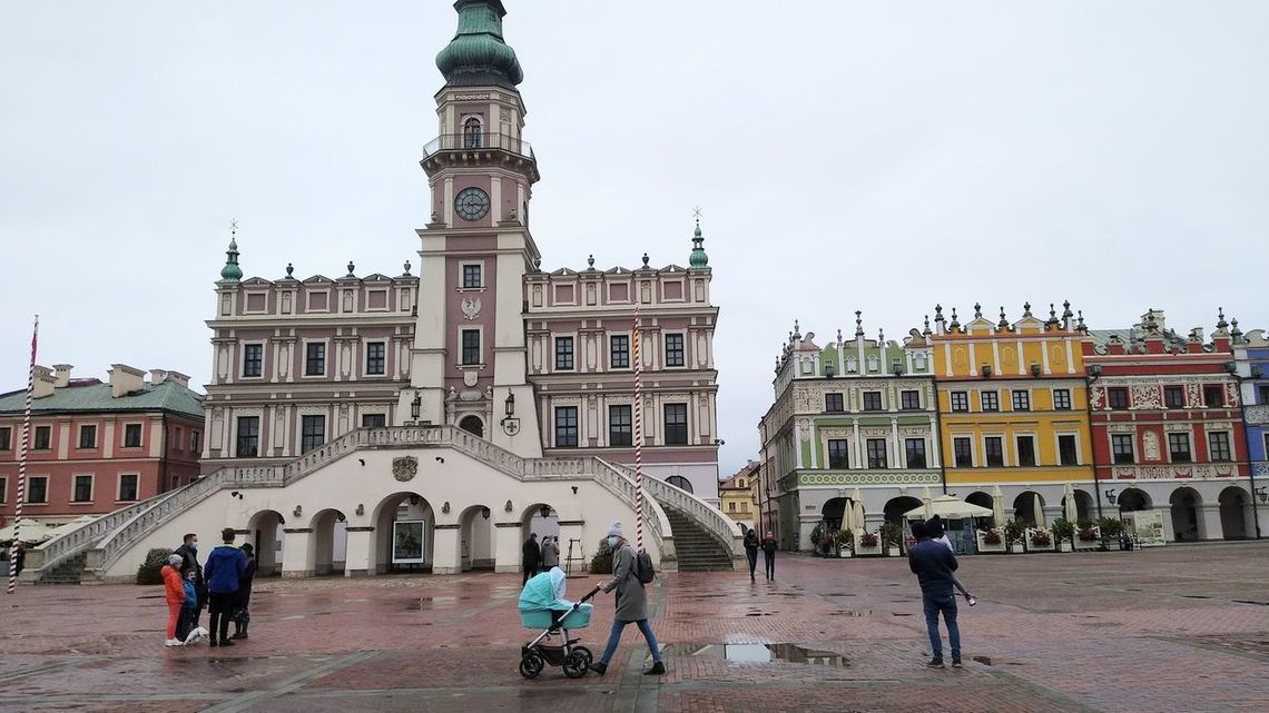 Zamość. Na starówce pustki, ale handel na giełdzie w normie