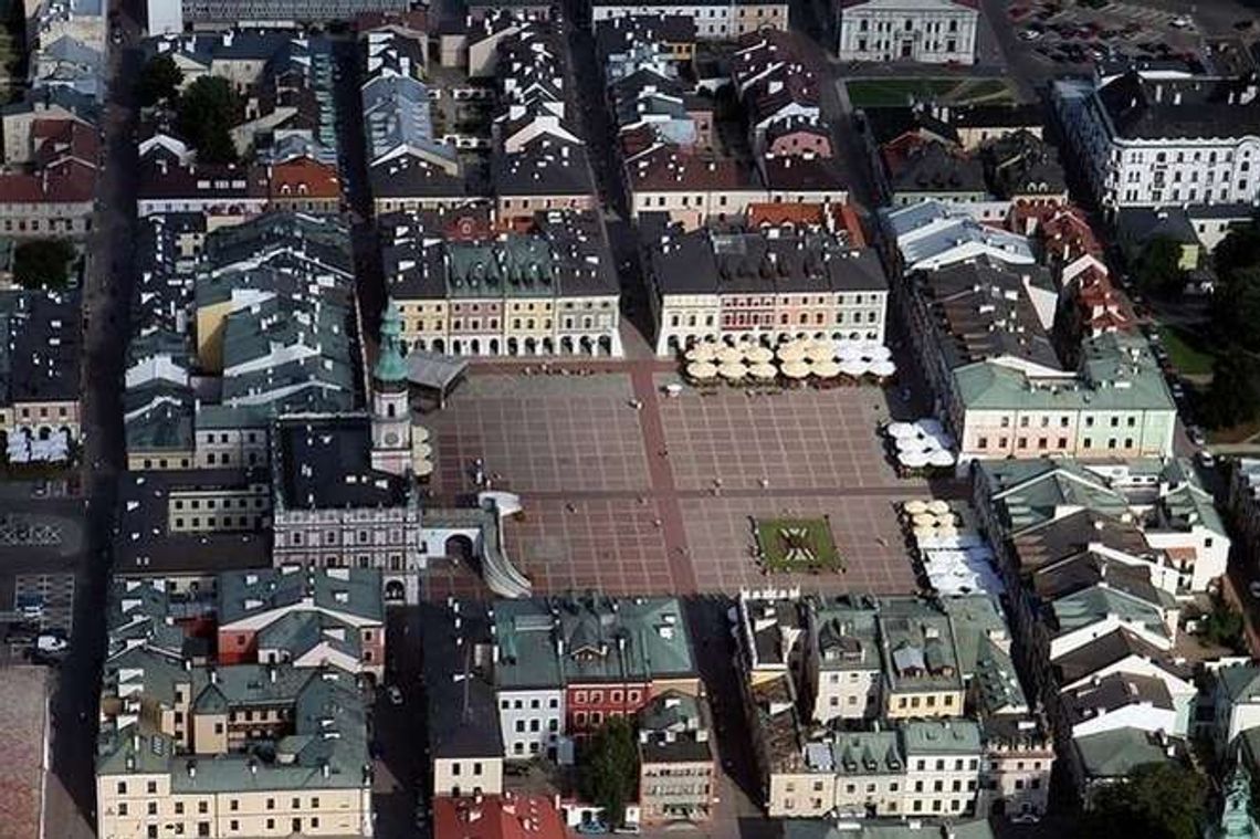 Zamość nie rośnie i nie maleje. Przybywa za to samochodów