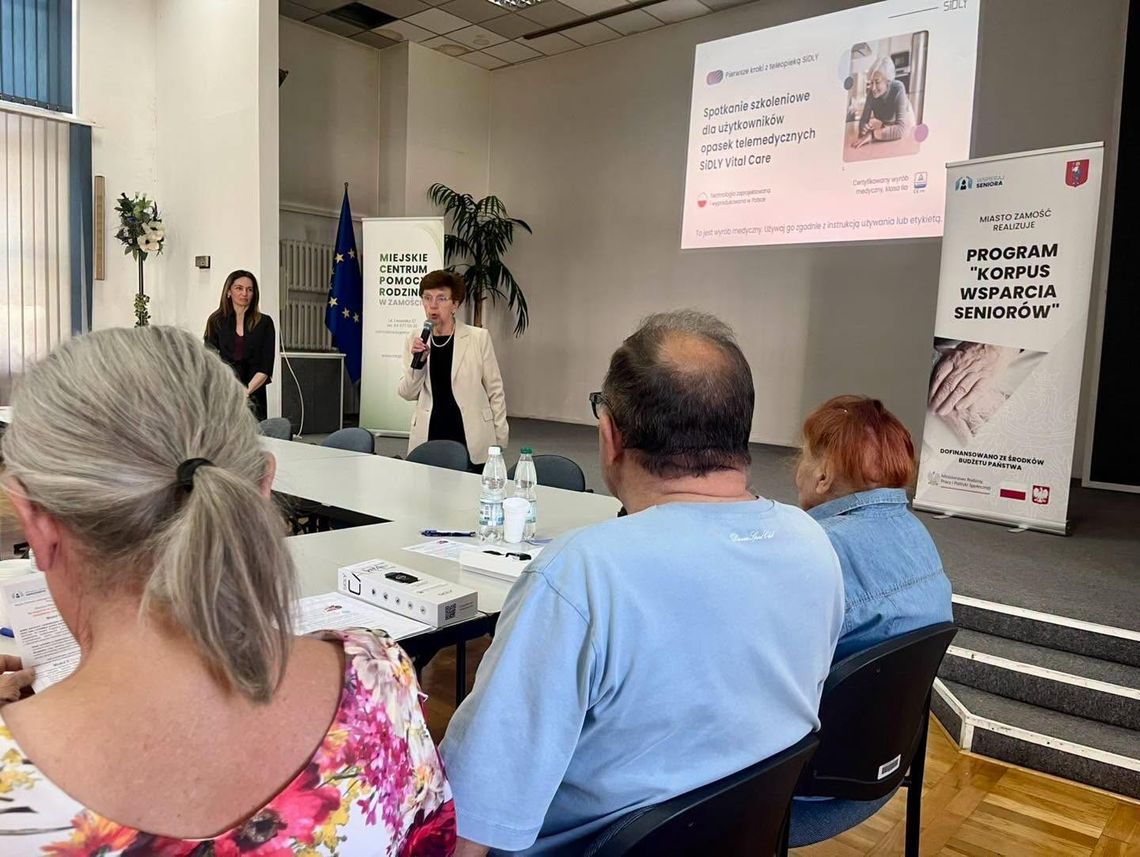 Zamość. Opaski, które mogą uratować seniora. „Czuję się zdecydowanie pewniej” Zamość. Opaski, które mogą uratować seniora. „Czuję się zdecydowanie pewniej”