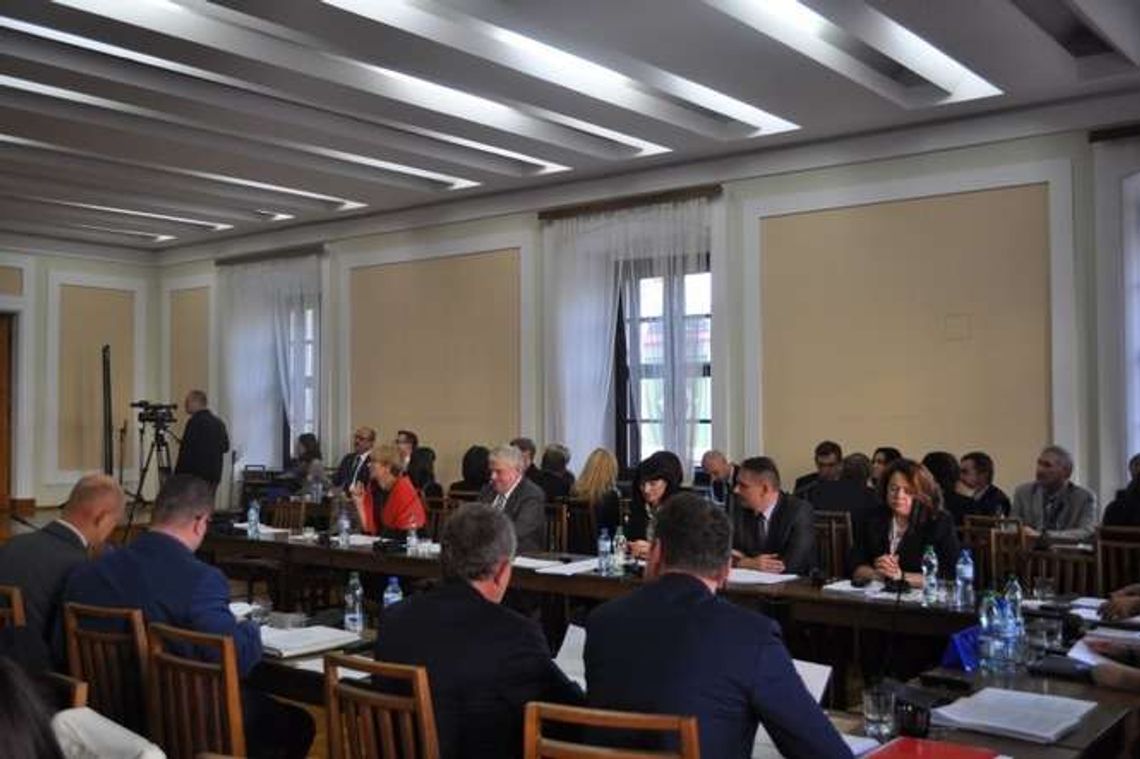 Zamość przeciwko sposobowi stanowienia prawa przez rząd PiS. Co zrobią inne miasta? Zamość przeciwko sposobowi stanowienia prawa przez rząd PiS. Co zrobią inne miasta?