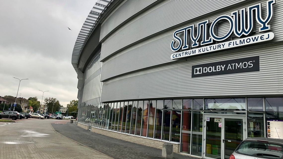 Zamość. Rekord sprzedanych biletów. Widzowie wręcz się rzucili się na historię Anny Przybylskiej