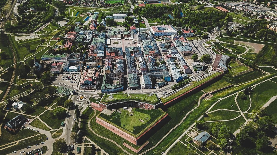 Zamość robi porządki w krajobrazie. Koniec chaosu reklamowego 