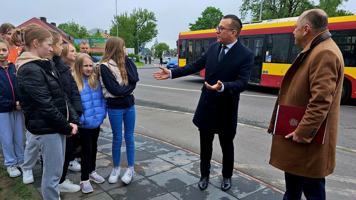 Zamość. Rondo z imieniem. Teraz już oficjalnie (zdjęcia) Zamość. Rondo z imieniem. Teraz już oficjalnie (zdjęcia)