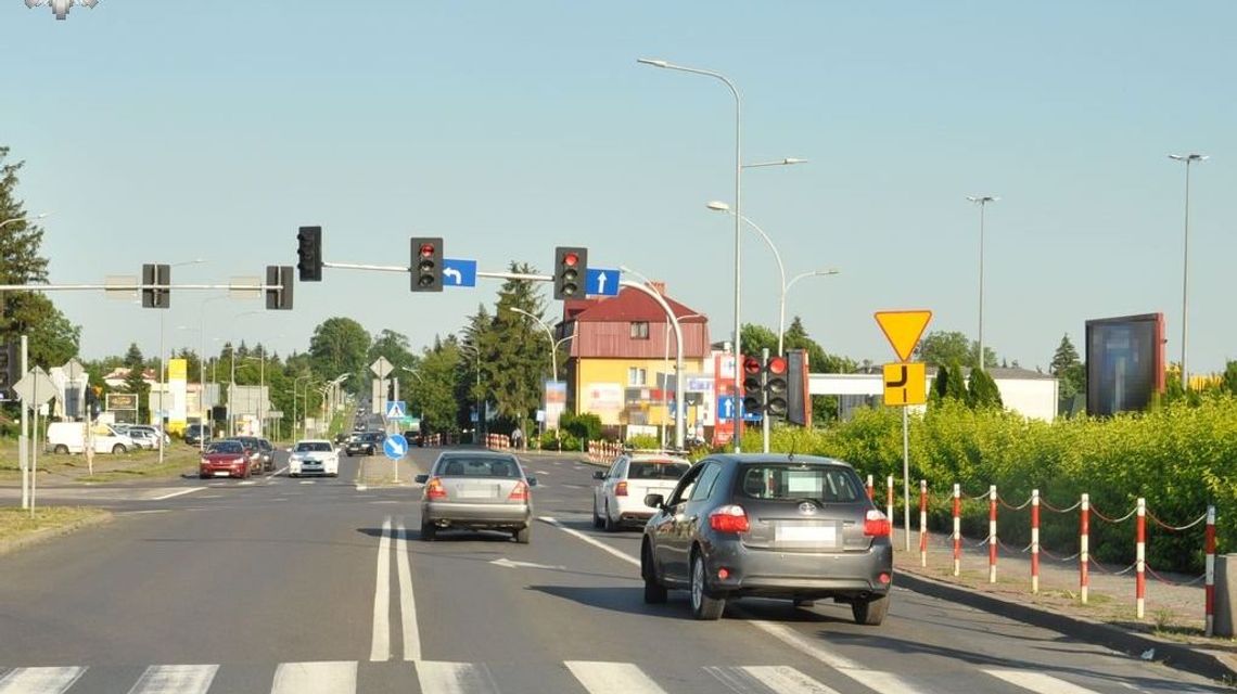 Zamość. Samochód potrącił dziecko. Dziewczynka weszła na pasy przy czerwonym świetle