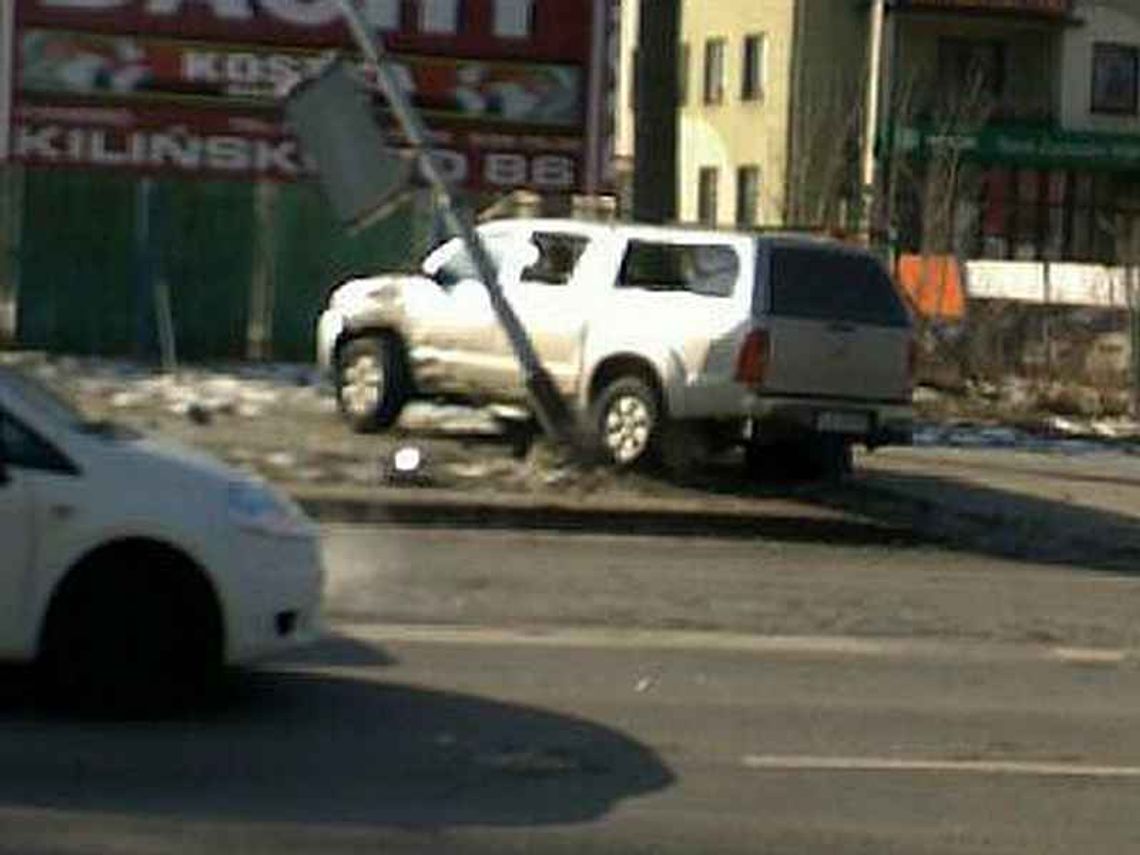 Zamość: Samochód wjechał w słup