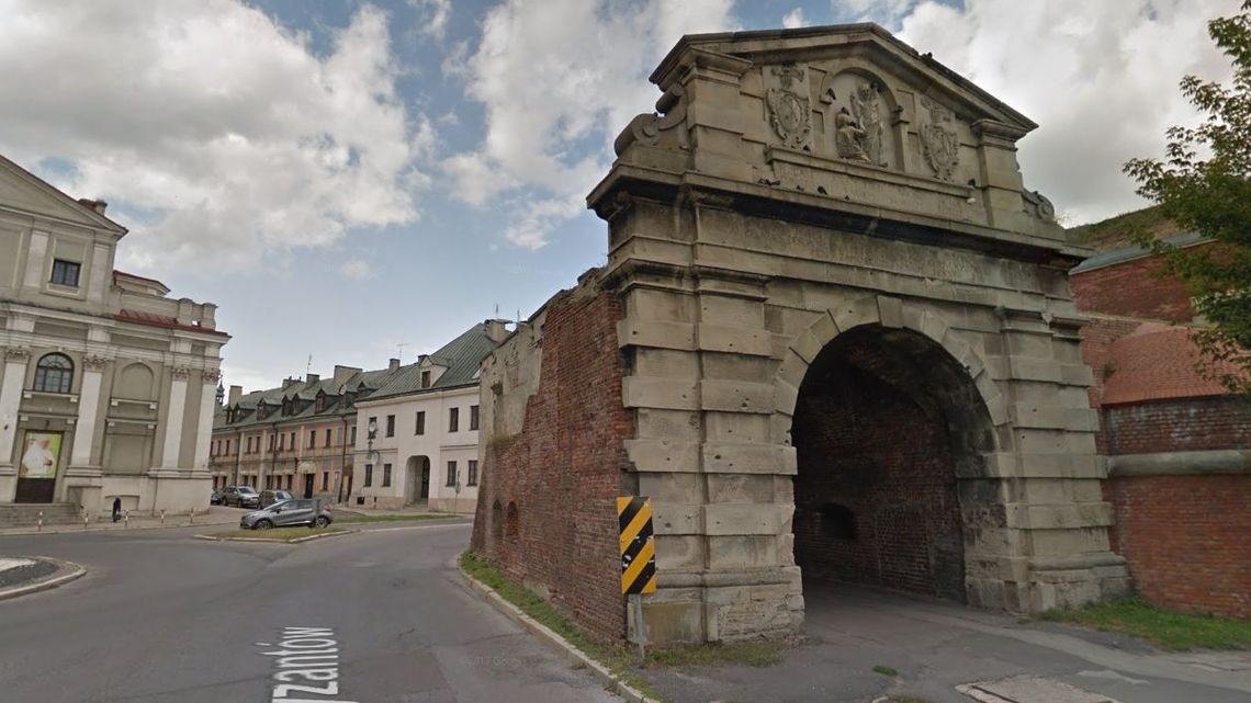 Zamość: Tablica wróciła na miejsce