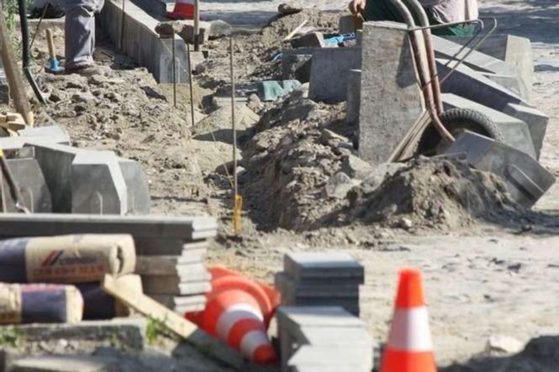 Zamość w budowie: remonty dróg i szkolne inwestycje