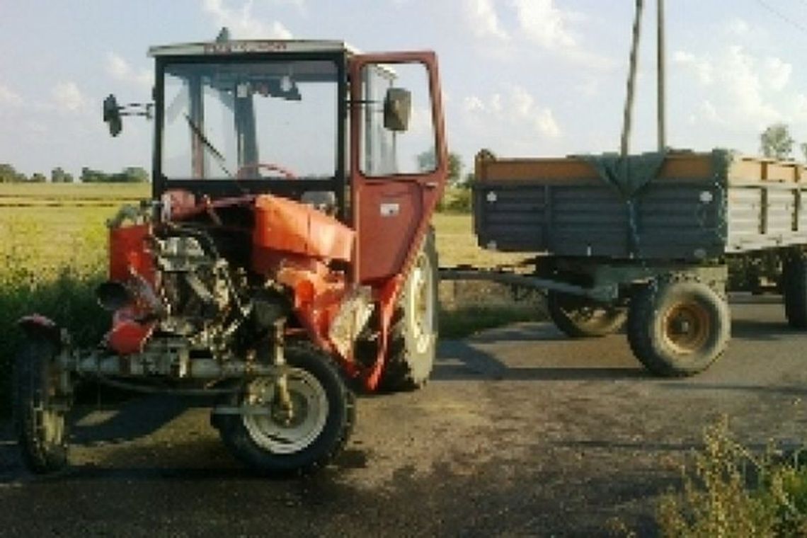 Zamość: Wjechał traktorem wprost pod nadjeżdżający szynobus