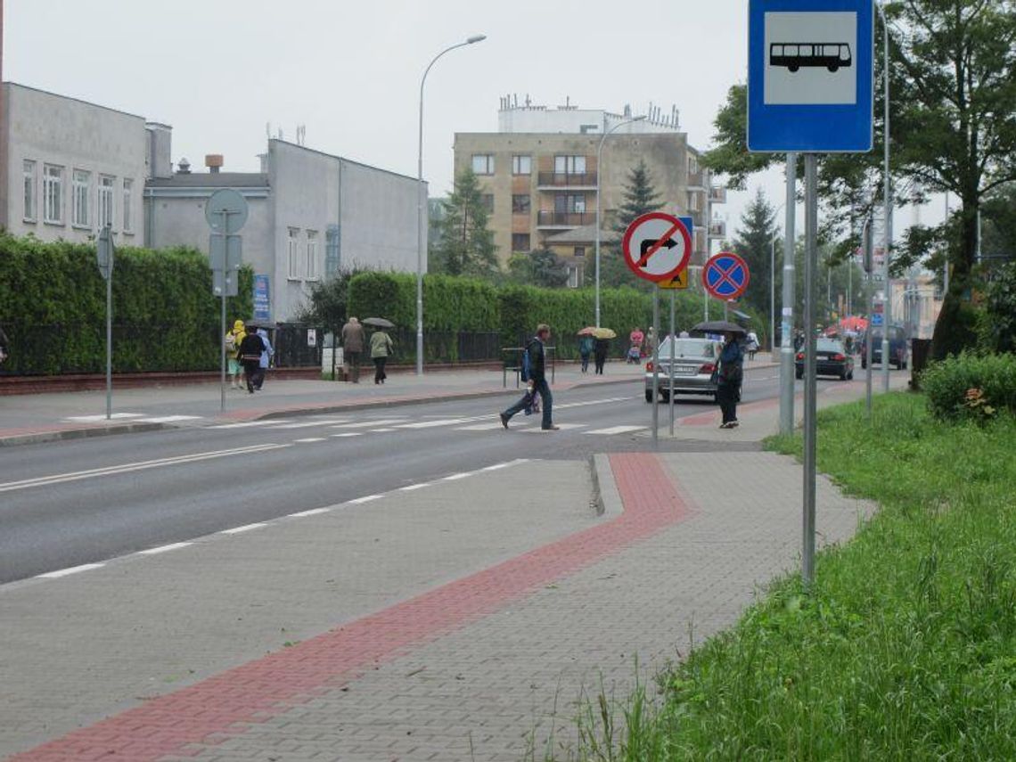 Zamość: Zatoki autobusowe są, tylko autobusów brak