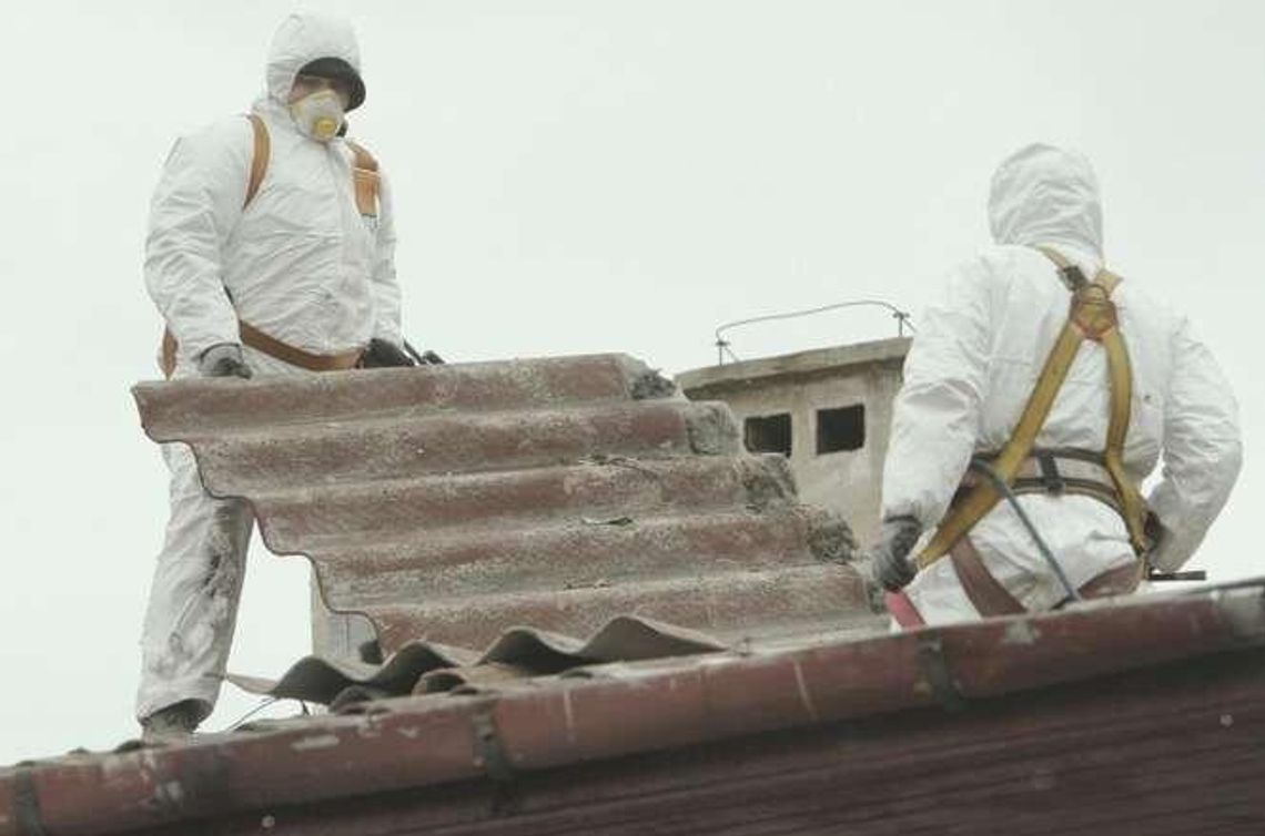 Zamość zdejmuje azbestowe dachy