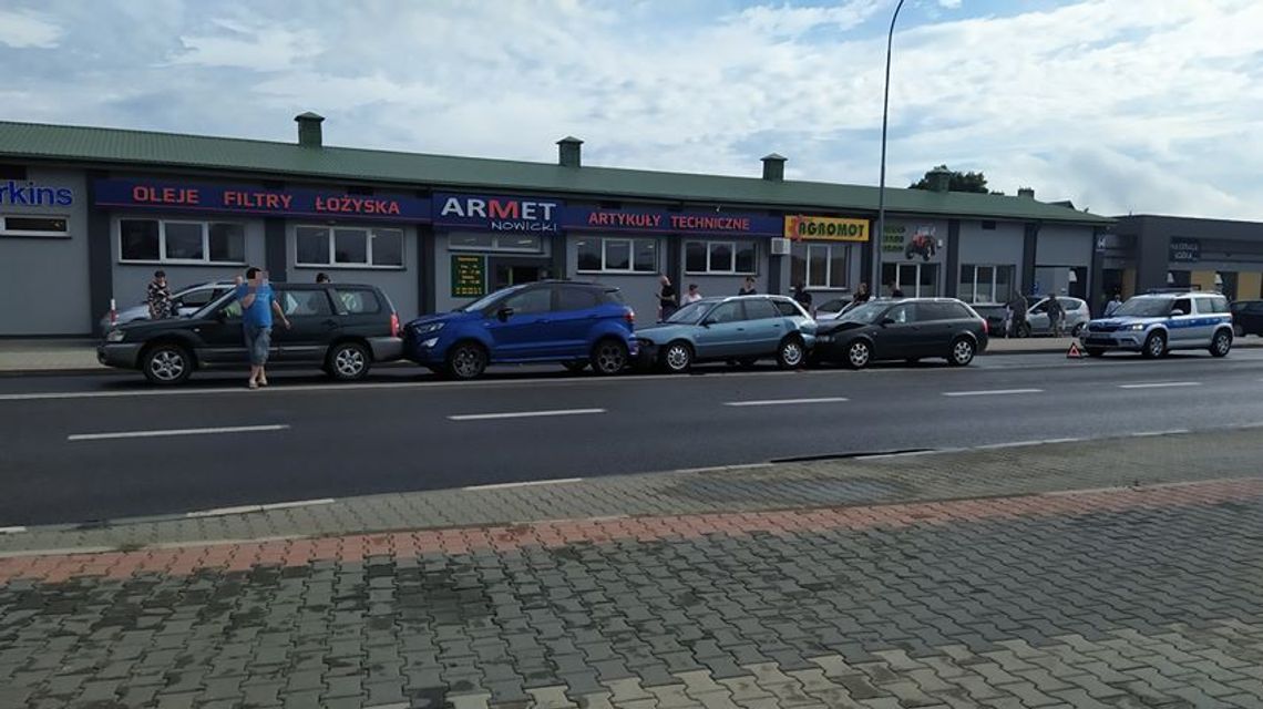 Zamość. Zderzyły się cztery samochody. Kierowca się zagapił?