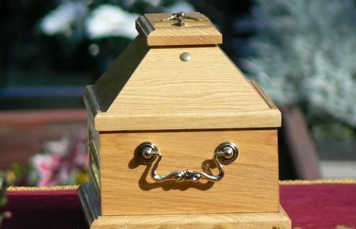 Zamówił trumnę dla żyjącej staruszki Zamówił trumnę dla żyjącej staruszki