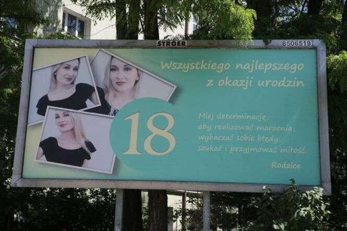 Zamówili billboardy z życzeniami na 18 urodziny córki. "Łzy stanęły mi w oczach" Zamówili billboardy z życzeniami na 18 urodziny córki. "Łzy stanęły mi w oczach"