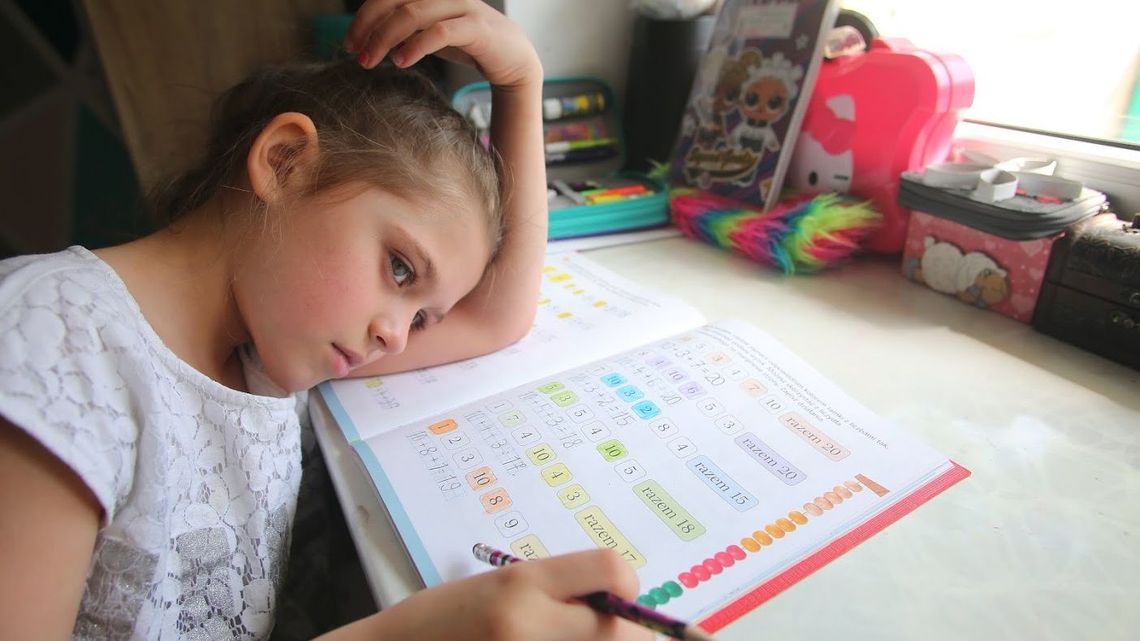 Zamykają szkoły, to jest prawo do zasiłku opiekuńczego