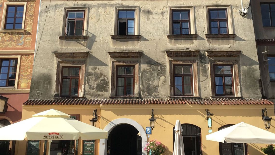  Zapisek sprzed lat ukryty w ścianie kamienicy