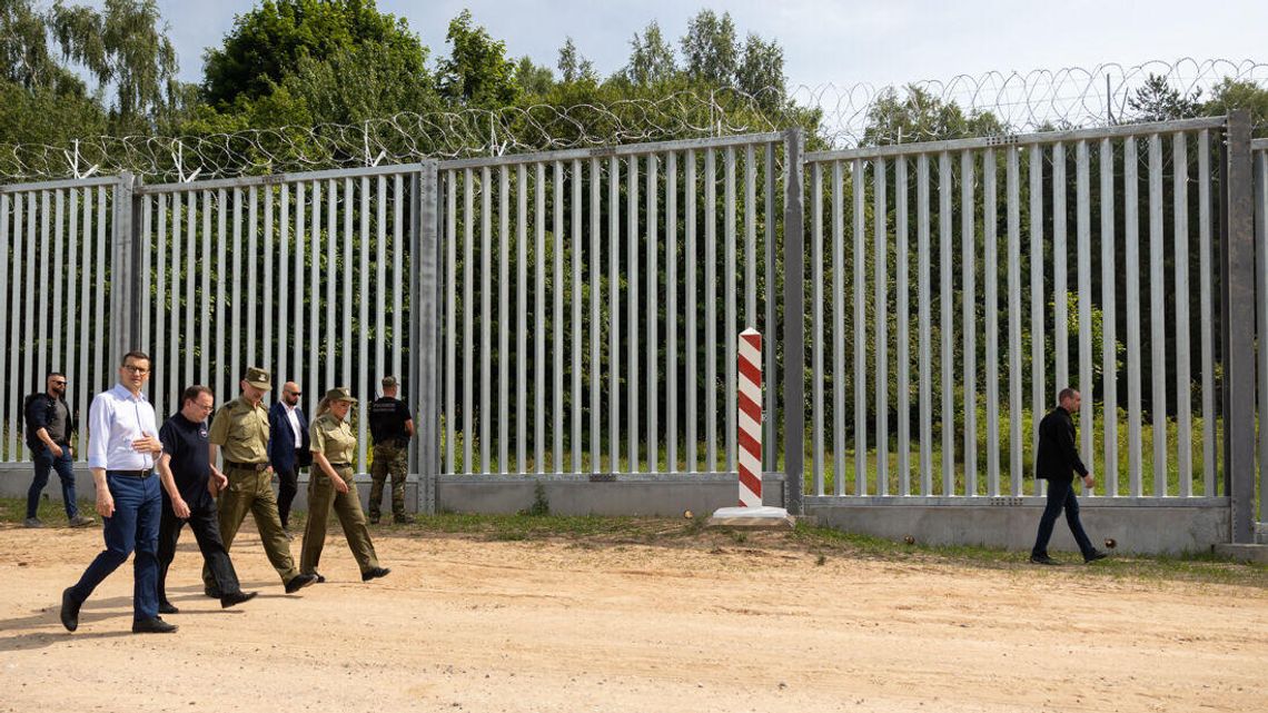 „Zapora ma być uszczelniona”. Rząd Tuska poprawi płot graniczny zbudowany za czasów PiS  