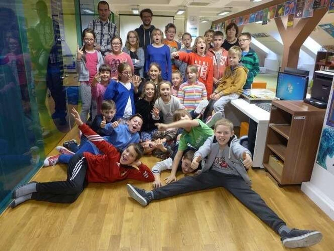 Zaprogramuj robota, stwórz grę w Klubie Kodowania