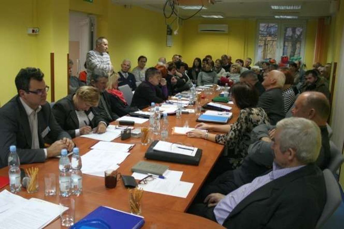 Zapytała o zasługi wójta i straciła stanowisko Zapytała o zasługi wójta i straciła stanowisko