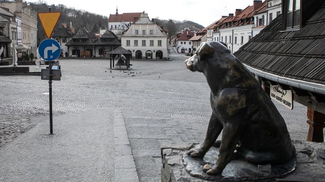 Zaraz po konferencji ministra ludzie zaczęli odwoływać noclegi w Kazimierzu Dolnym Zaraz po konferencji ministra ludzie zaczęli odwoływać noclegi w Kazimierzu Dolnym