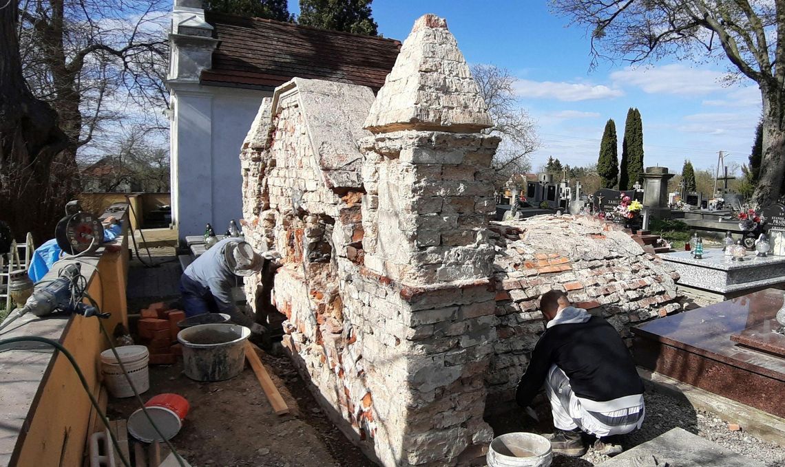 Zaskakujące odkrycie na małym, wiejskim cmentarzu Zaskakujące odkrycie na małym, wiejskim cmentarzu