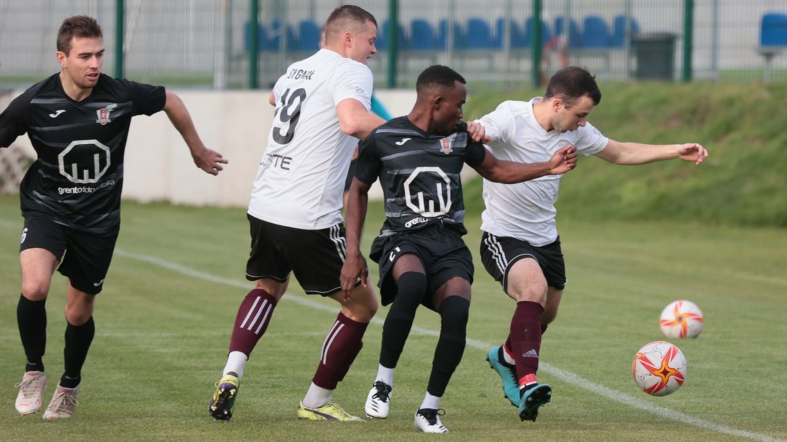 Zaskakujący pogrom już do przerwy, czyli Sygnał łatwo pokonał Sokoła