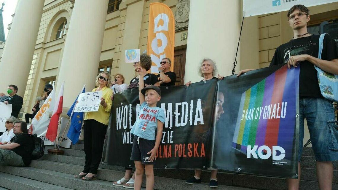 Zaskoczenie. PiS przegrało głosowanie, ale Lex TVN jeszcze nie umarł